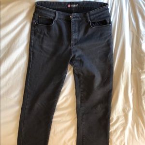 Black-fleeced limed men’s jeans